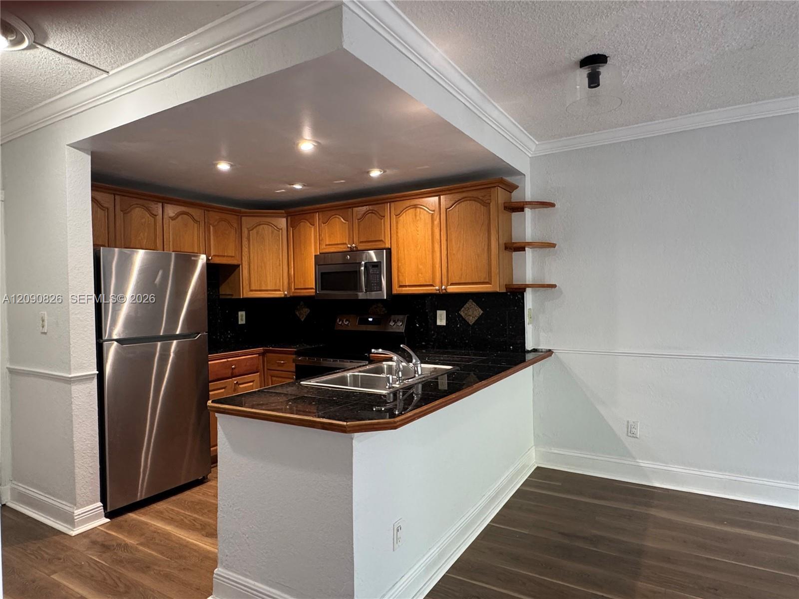 680 Miller Dr # W301, Miami Springs FL 33166 photo 3
