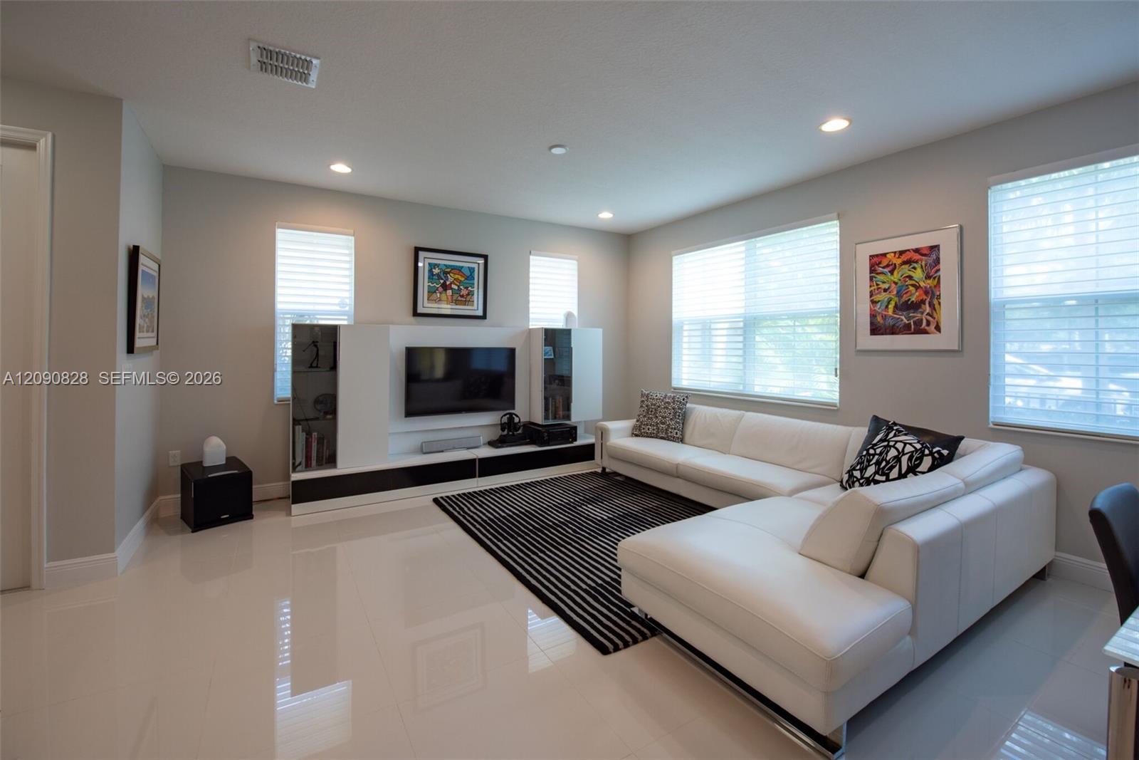 12410 NW 33rd St, Sunrise FL 33323 photo 3