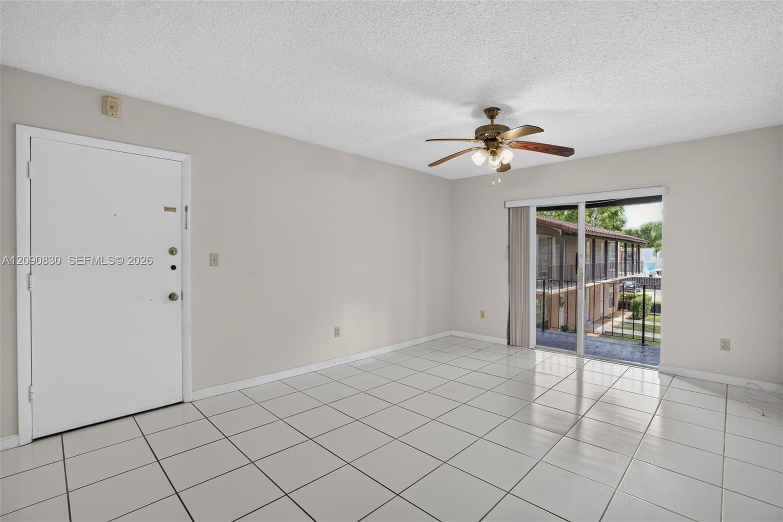 10786 N Kendall Dr # D14, Miami FL 33176 photo 2