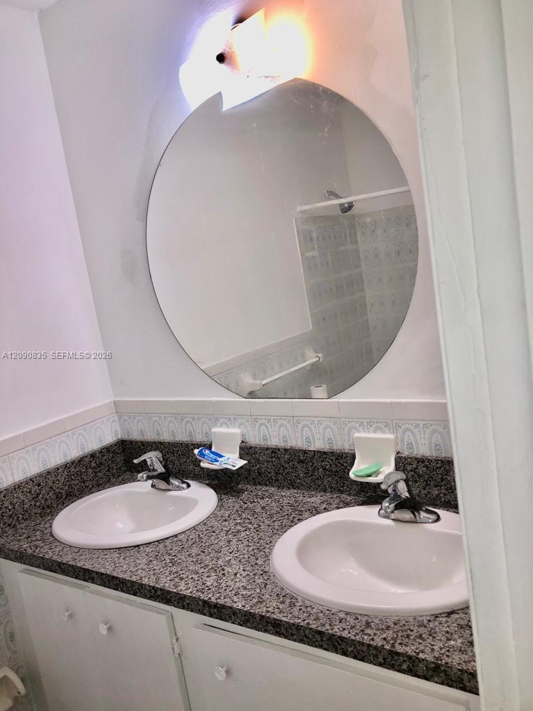 4610 SW 43rd Ter, Dania Beach FL 33314 photo 5