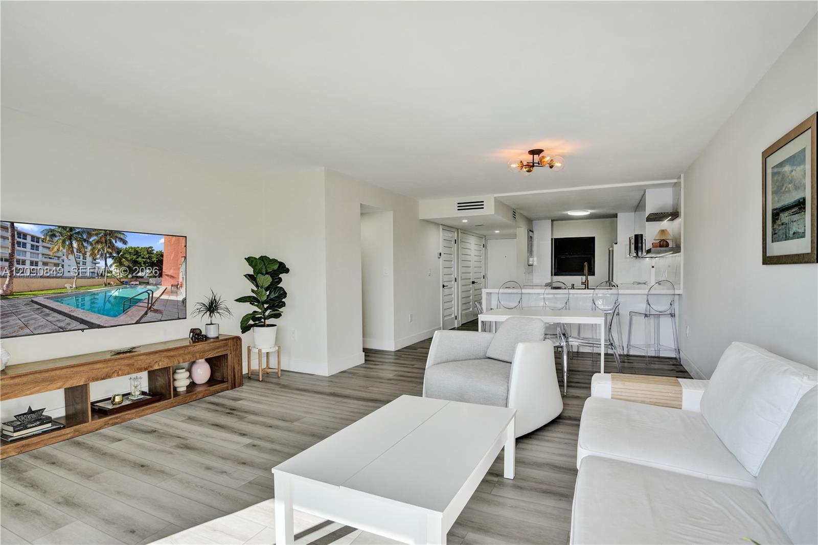 Miami Beach, FL 33141 photo 2