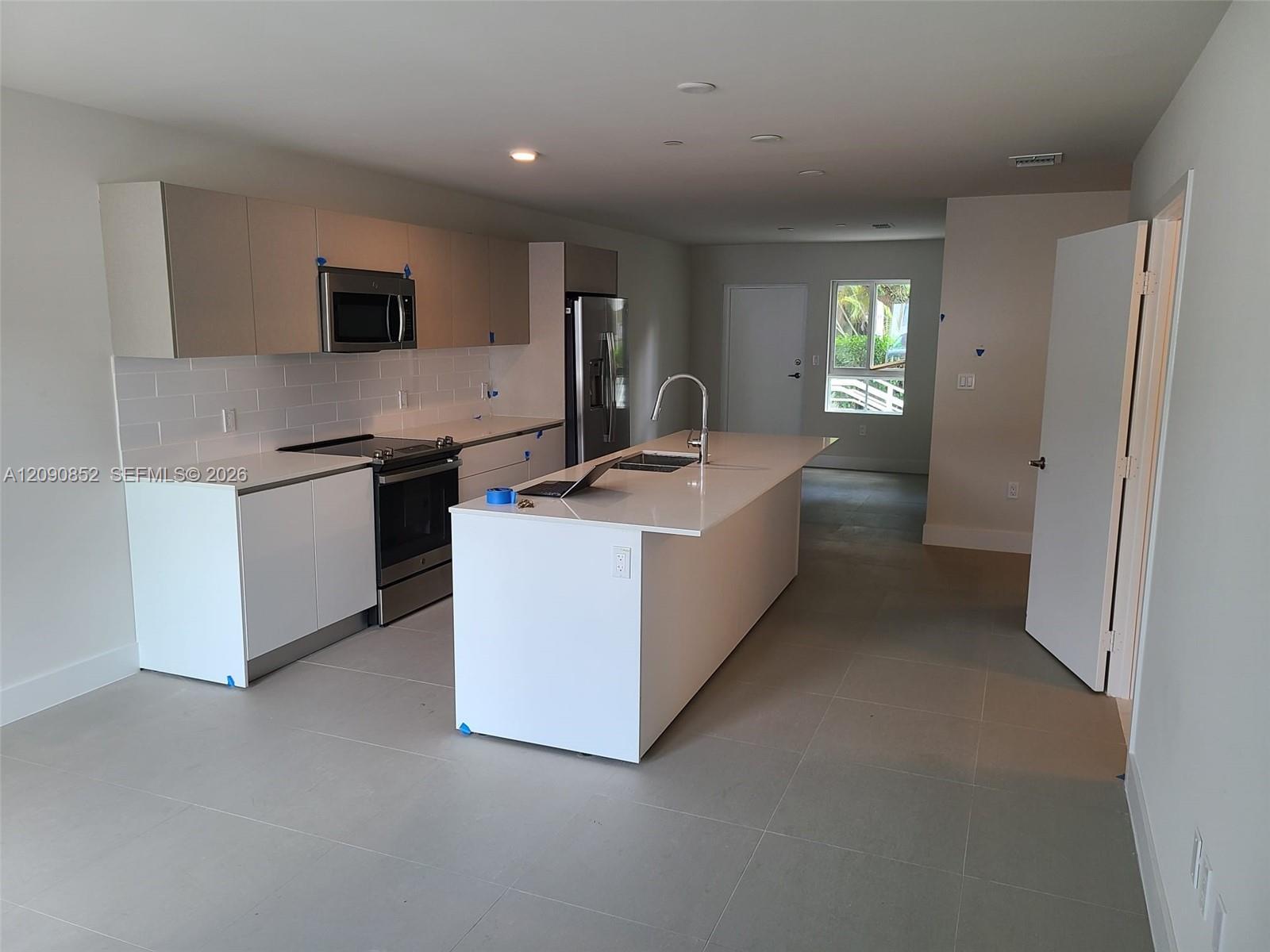 2555 NE 193 St # 2114, Miami FL 33180 photo 5