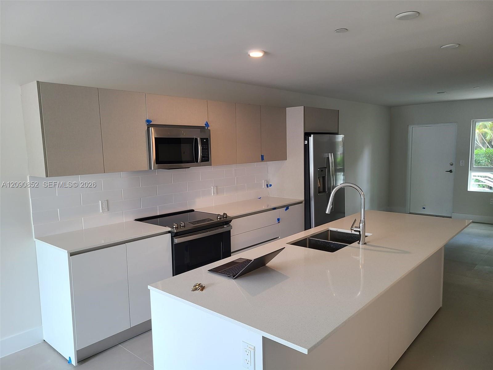 2555 NE 193 St # 2114, Miami FL 33180 photo 4