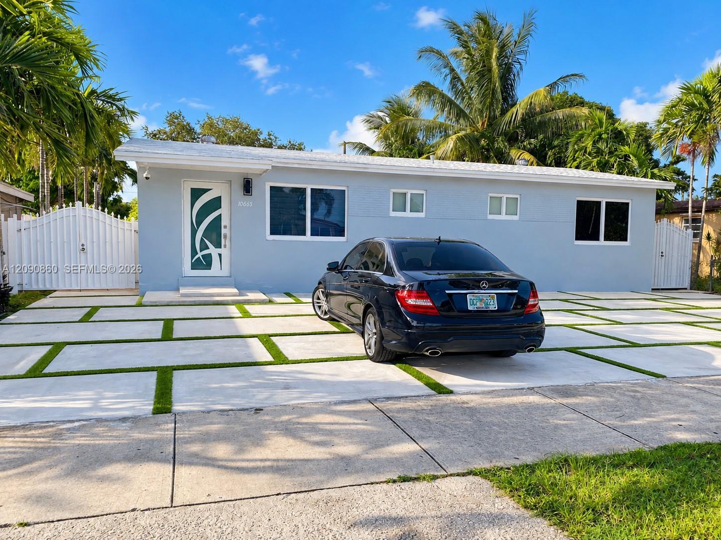 10665 SW 6 St, Miami FL 33174 photo 2