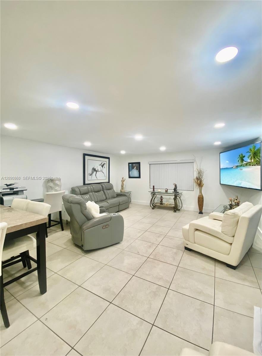 10665 SW 6 St, Miami FL 33174 photo 3