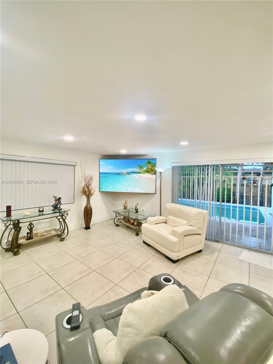 10665 SW 6 St, Miami FL 33174 photo 4