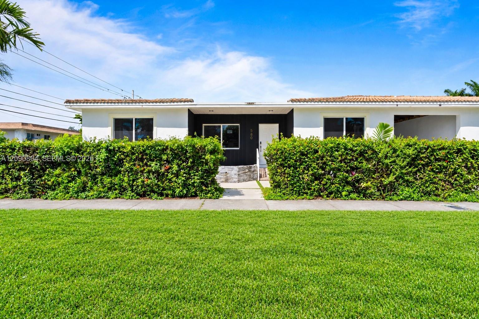 580 Lee Dr, Miami Springs FL 33166 photo 2