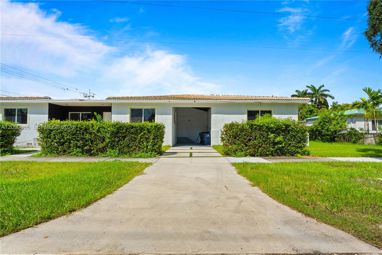 580 Lee Dr, Miami Springs FL 33166 photo 2