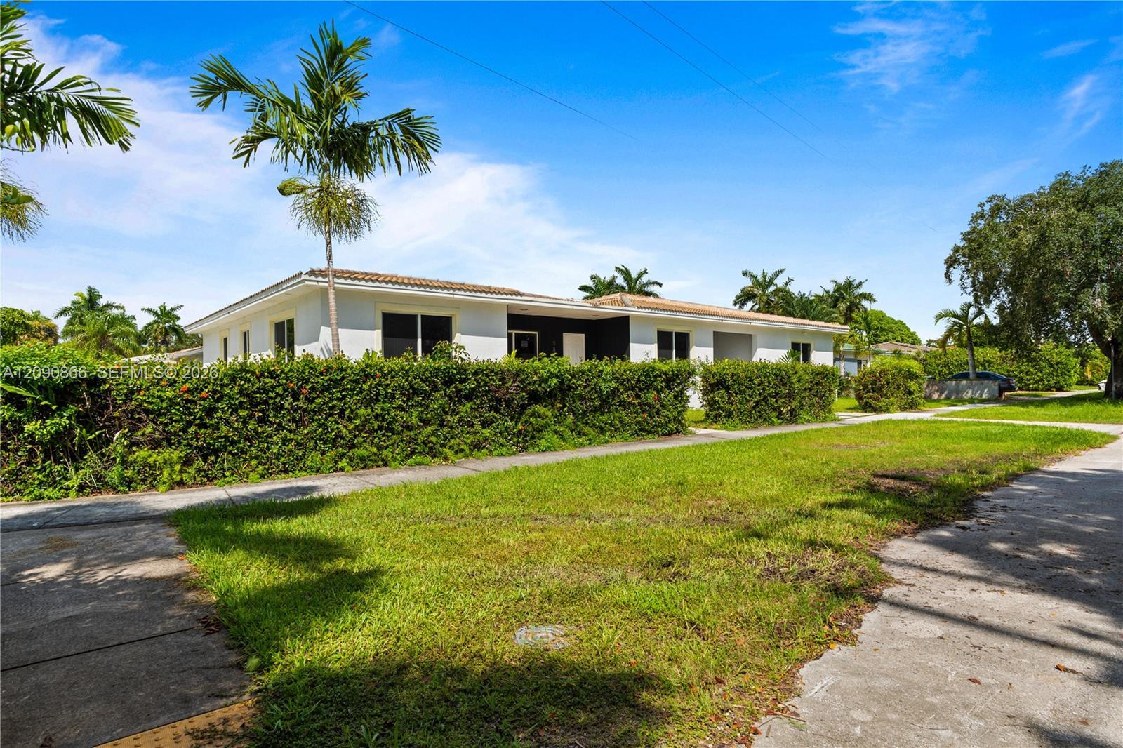 580 Lee Dr, Miami Springs FL 33166 photo 4