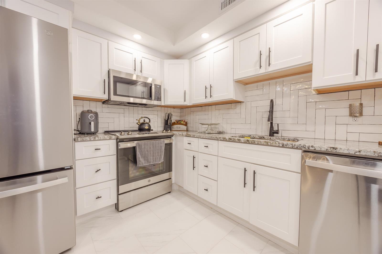 1903 BERMUDA Circle # C1, Coconut Creek FL 33066 photo 3