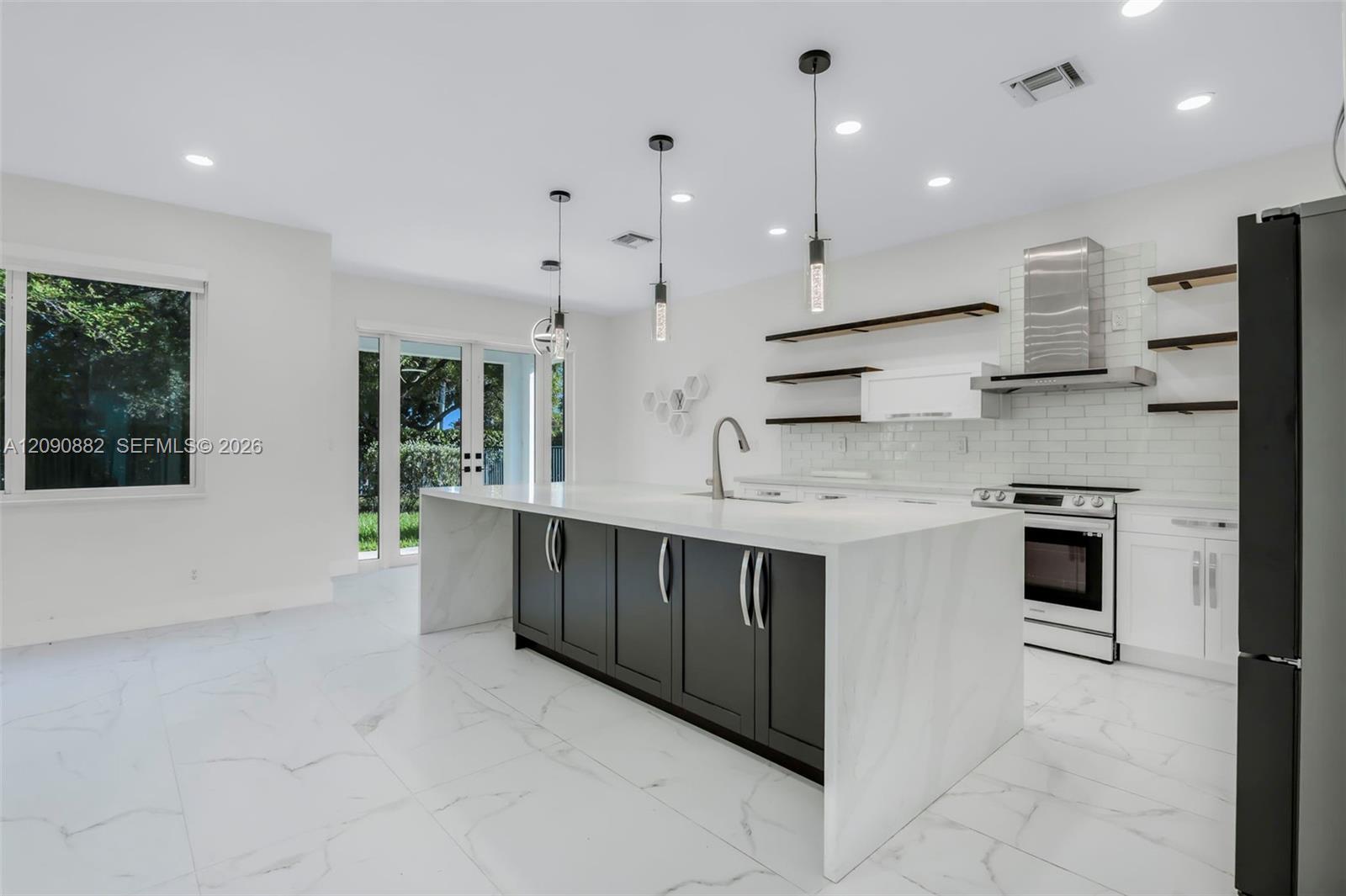 19373 Stonebrook St, Weston FL 33332 photo 2