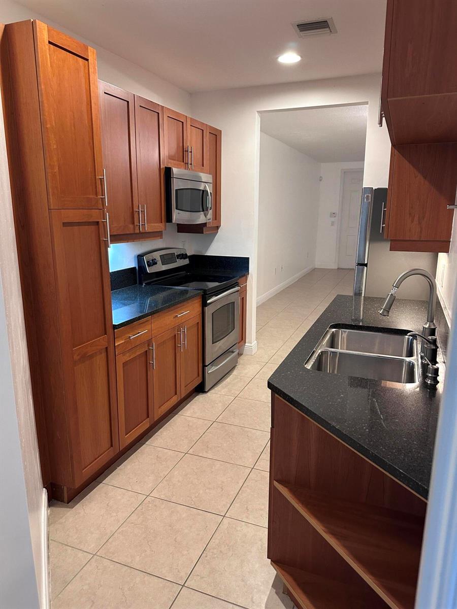 252 SW 14TH Avenue # 252, Fort Lauderdale FL 33312 photo 2