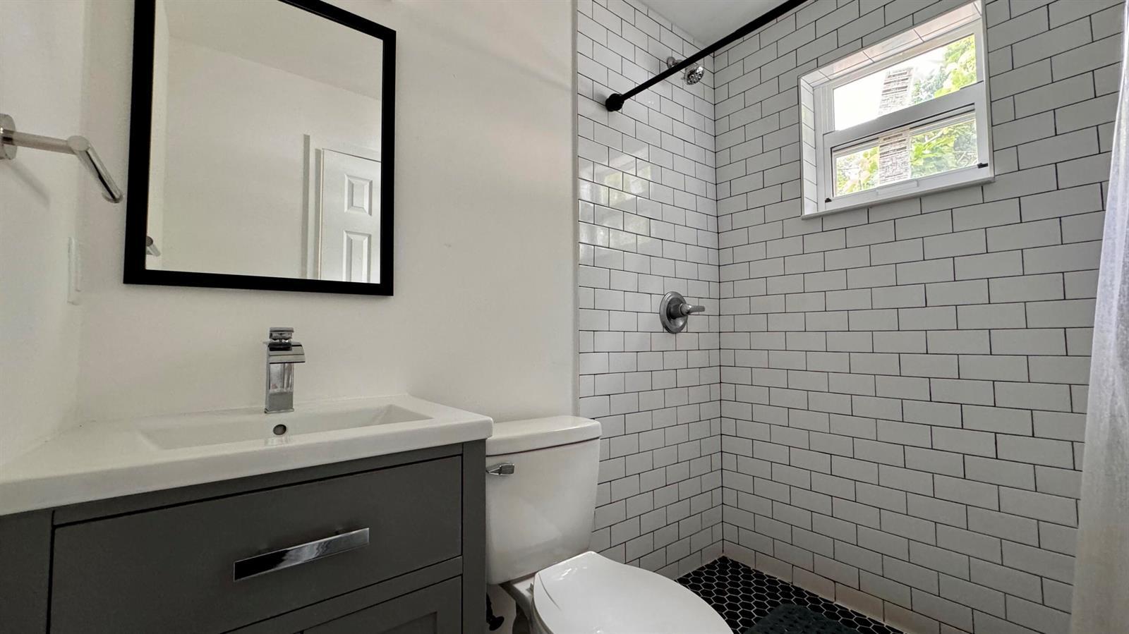 225 S F Street # 7, FL 33460 photo 2