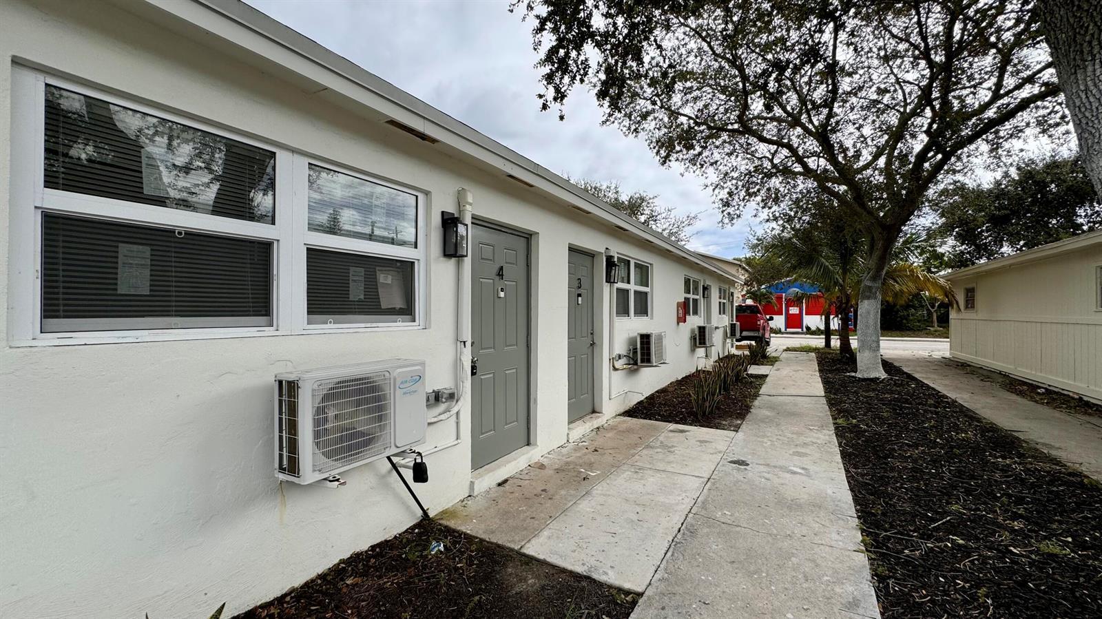 225 S F Street # 7, FL 33460 photo 4