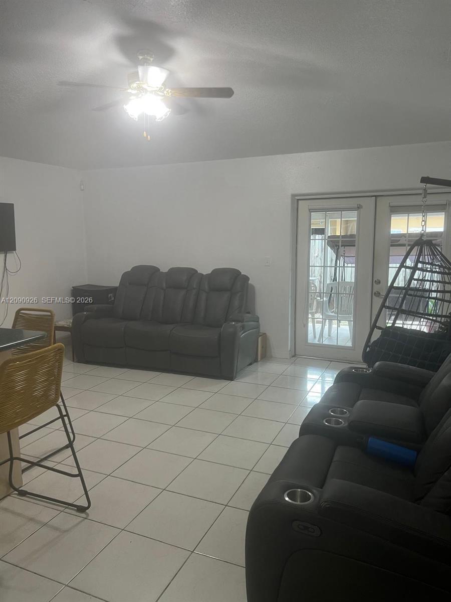 10071 NW 127 terrace, Hialeah Gardens FL 33018 photo 3