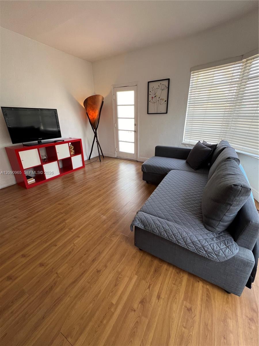 601 7th St # 1, Miami Beach FL 33139