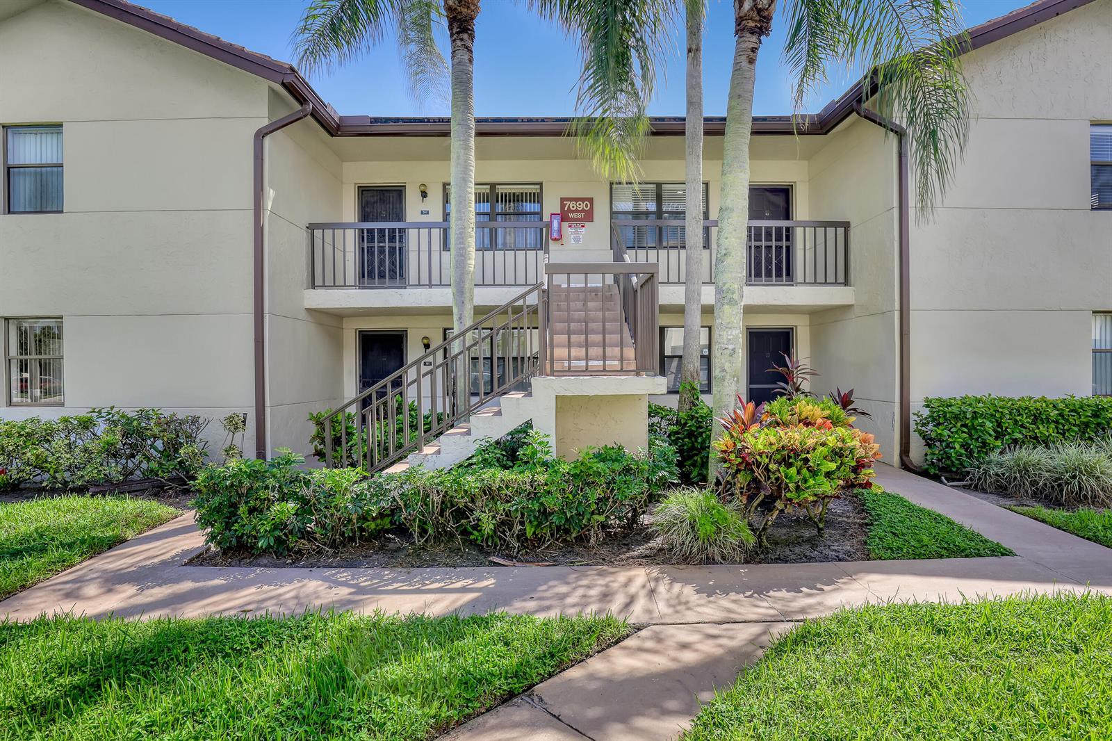 7690 Tahiti Lane # 202, Lake Worth FL 33467 photo 2