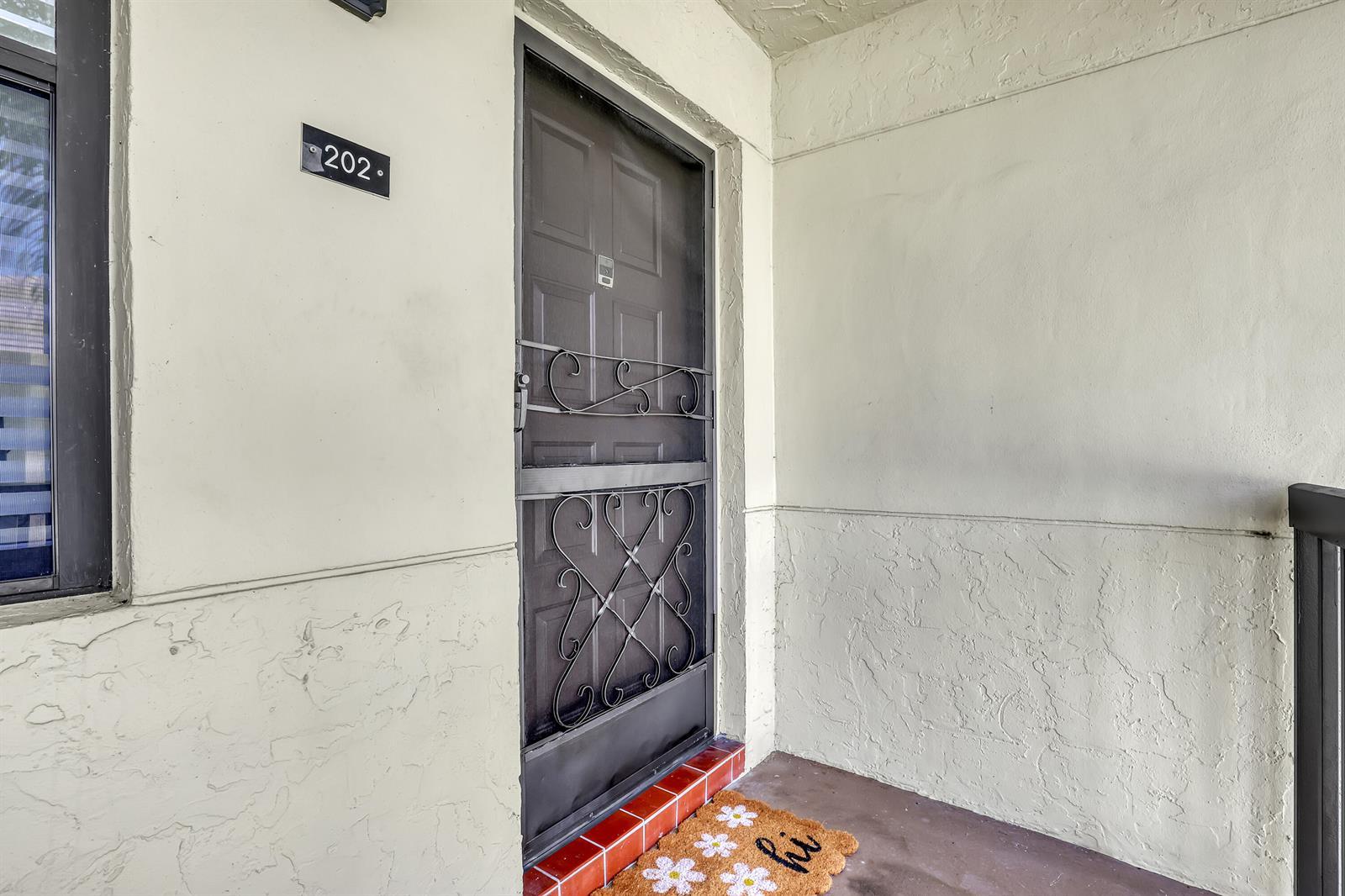7690 Tahiti Lane # 202, Lake Worth FL 33467