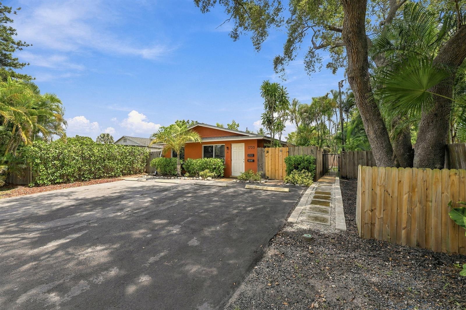 1720 NE 8th Avenue, Fort Lauderdale FL 33305 photo 2
