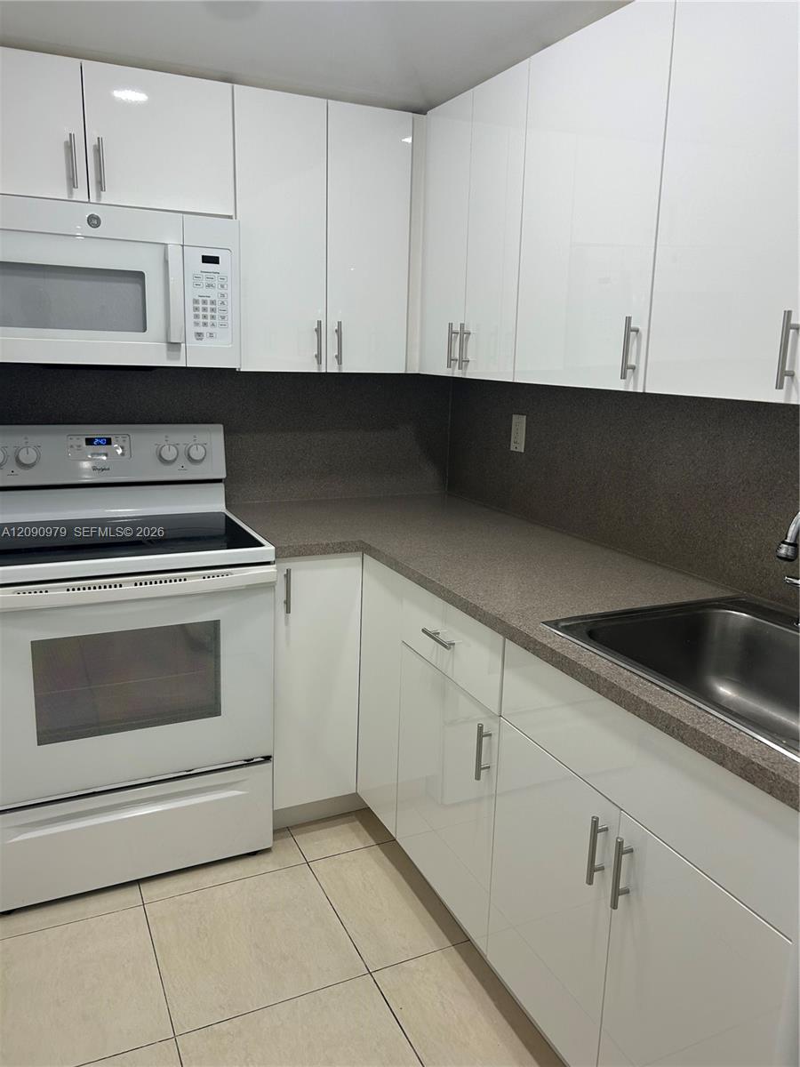 4725 NW 7th St # 3, Miami FL 33126 photo 5