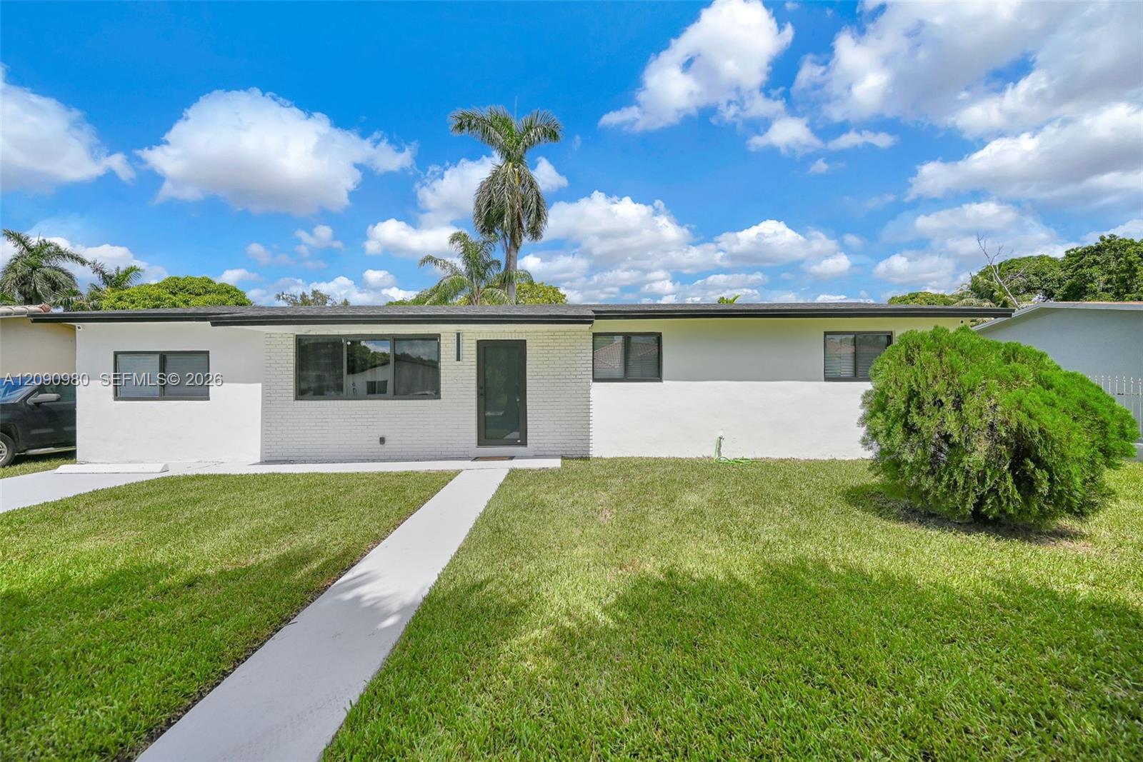 51 NW 161st St, Miami FL 33169