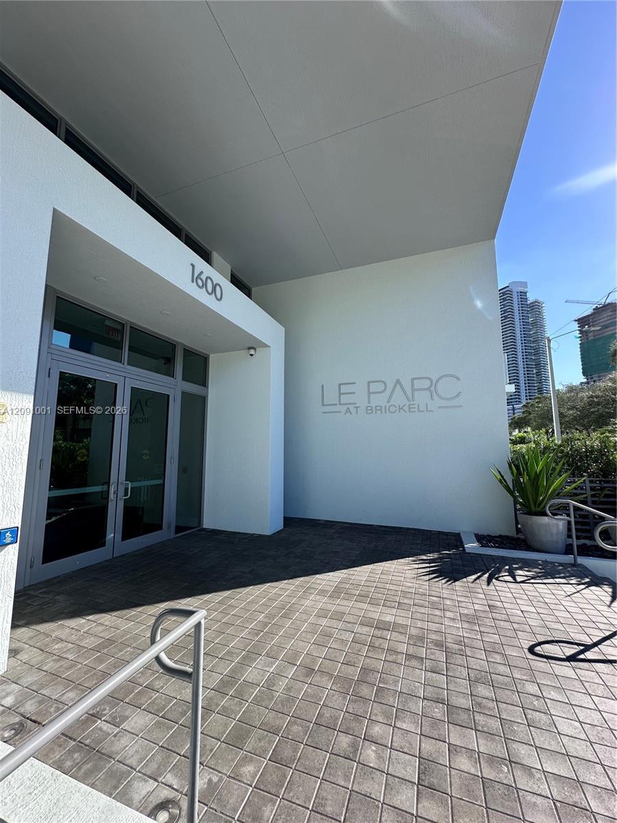 1600 SW 1st Ave # 605, Miami FL 33129