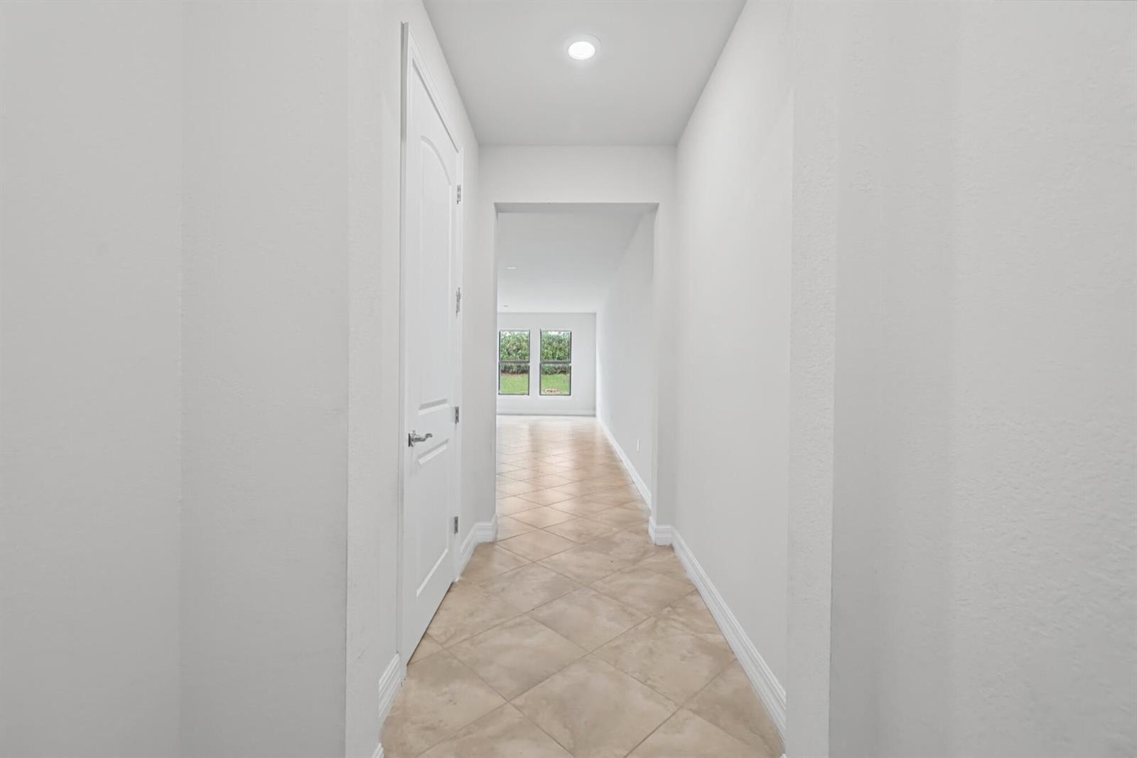 4488 Appleton Circle E, Oakland Park FL 33309 photo 4