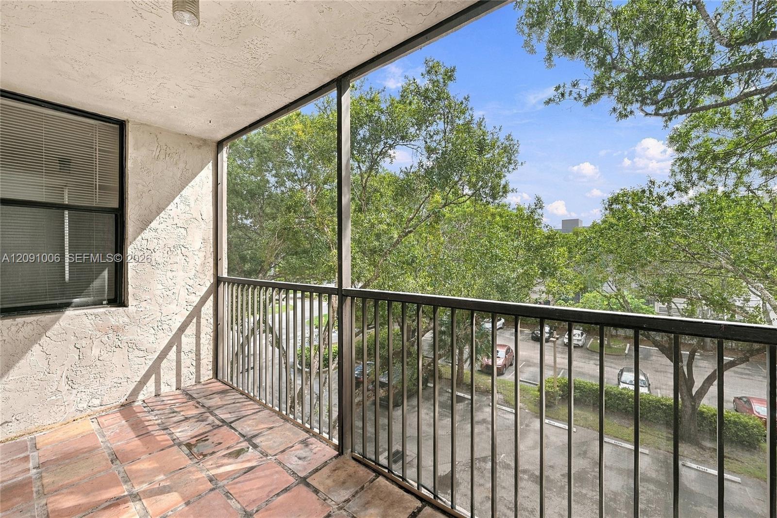 6800 Cypress Rd # 411, Plantation FL 33317 photo 2