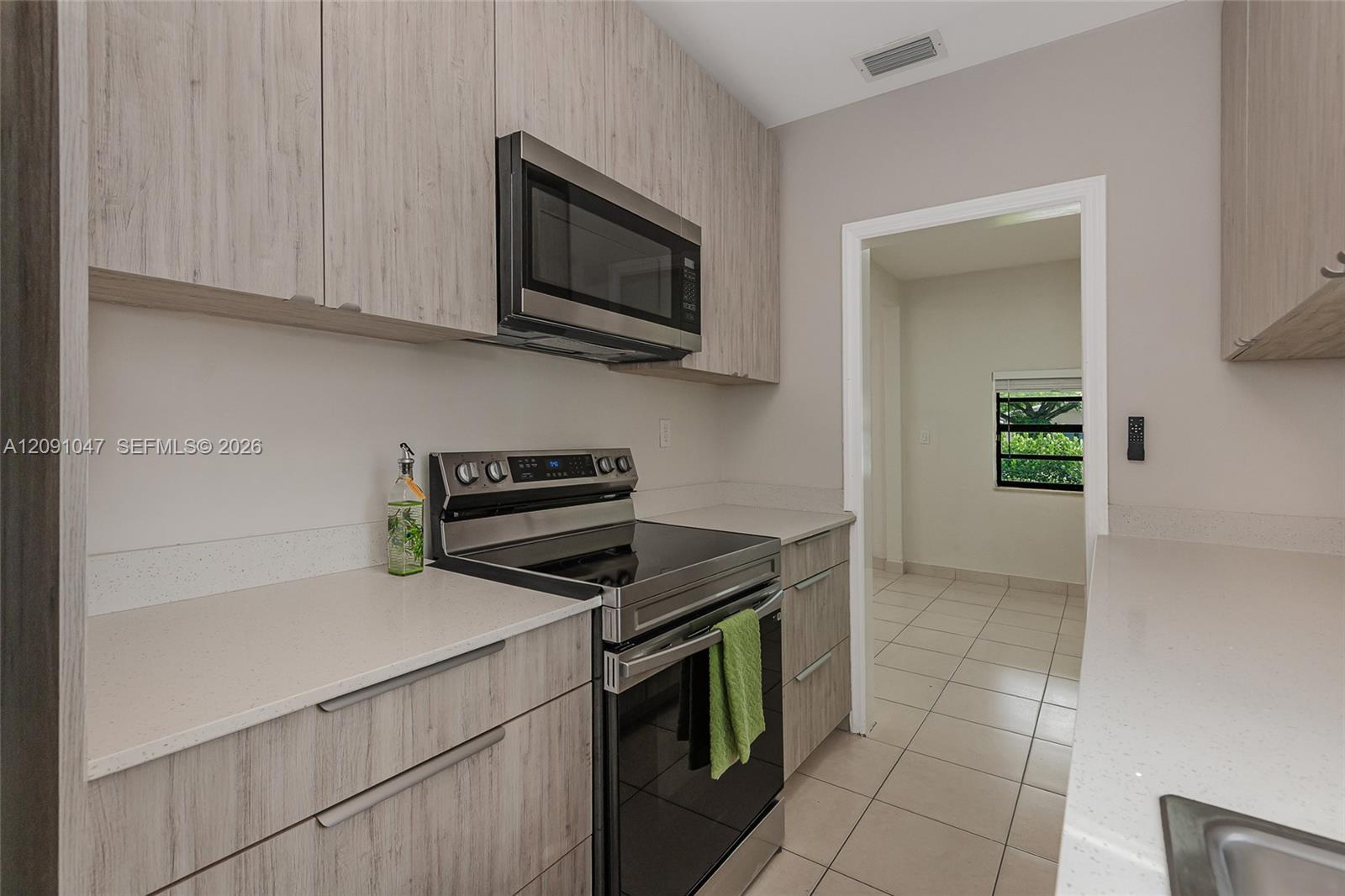 1679 NE 176th St, North Miami Beach FL 33162 photo 3