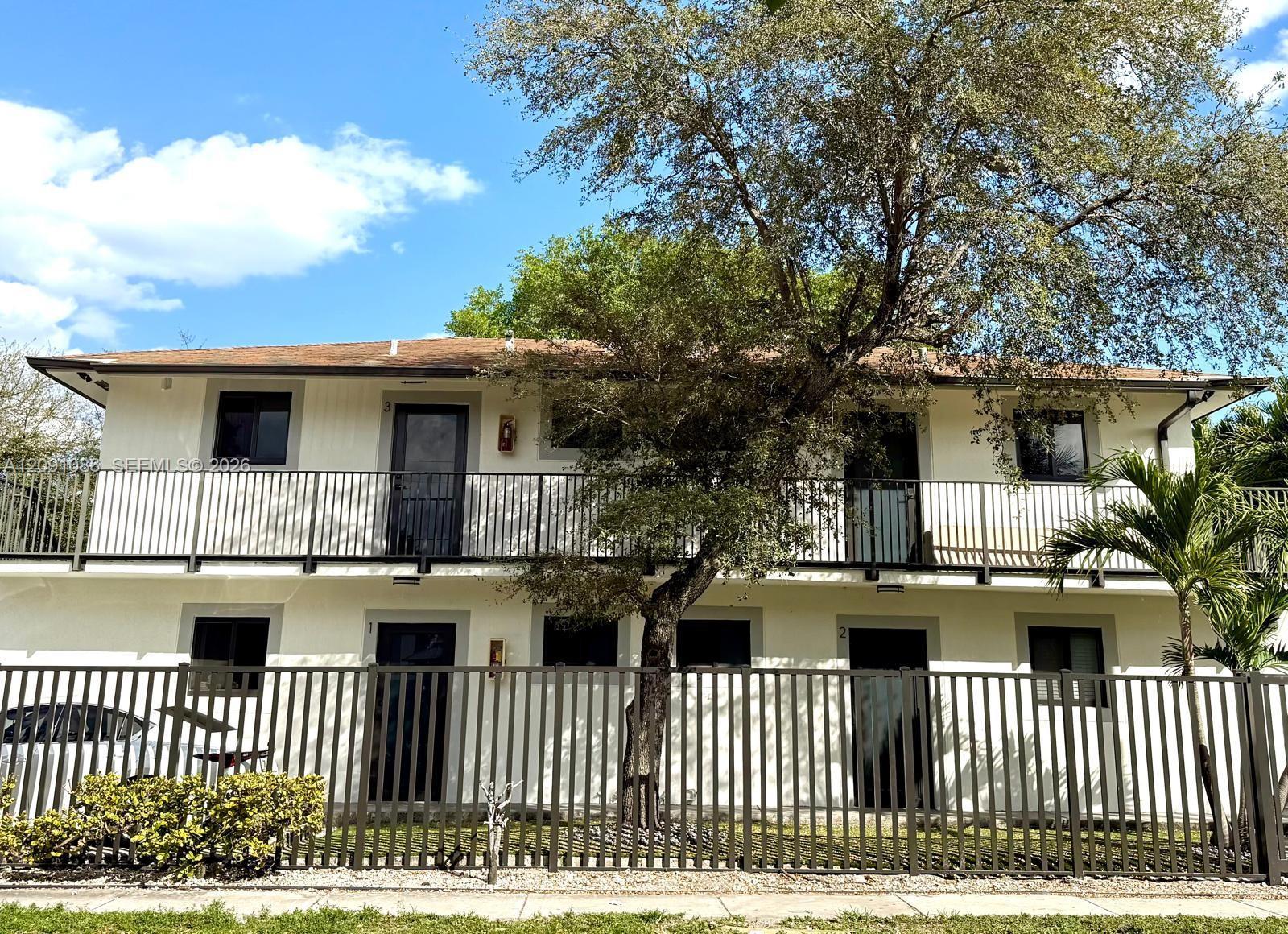 1278 SW 2nd St # 4, Miami FL 33135
