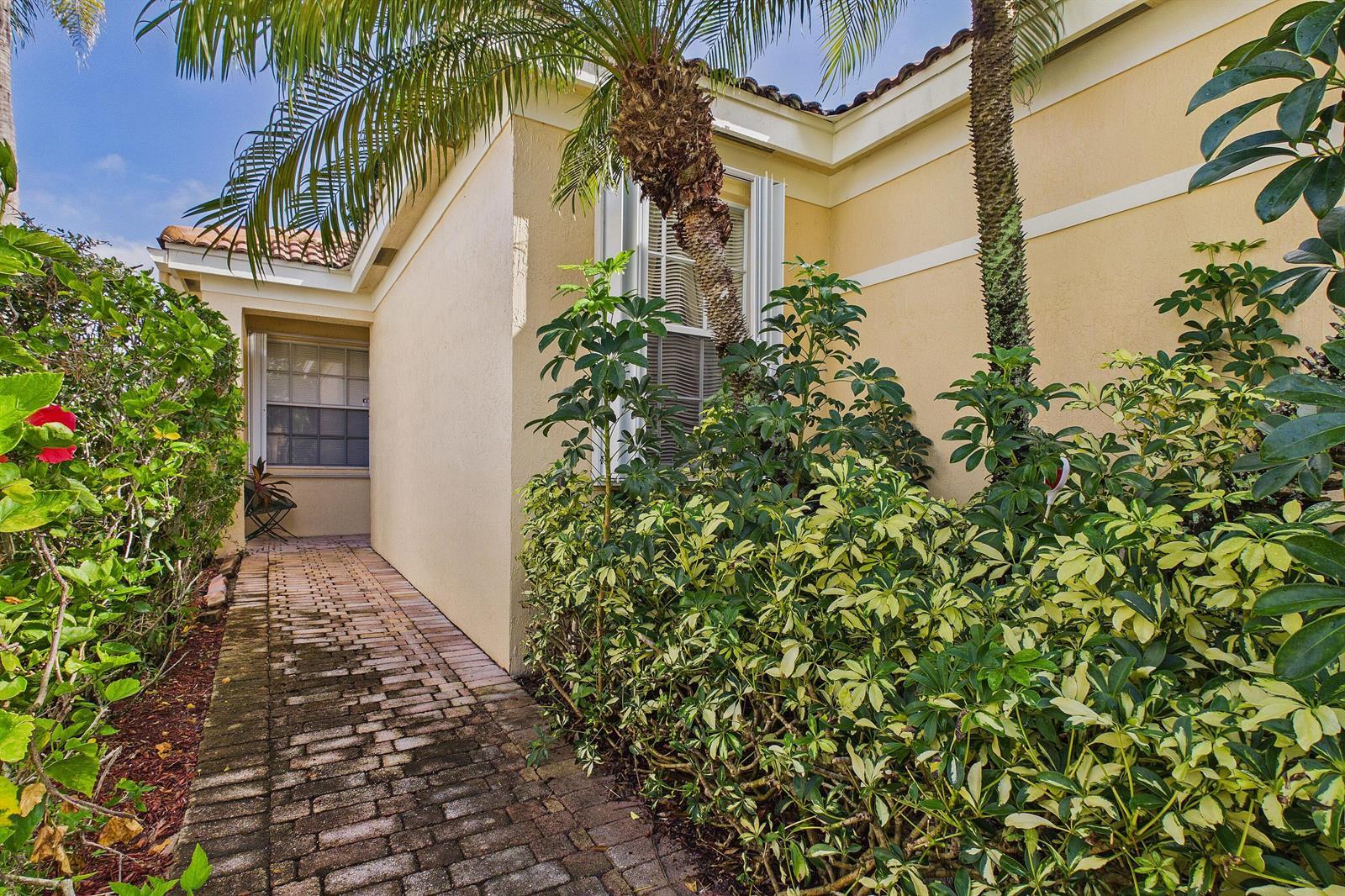 7032 Cataluna Circle, Delray Beach FL 33446 photo 2