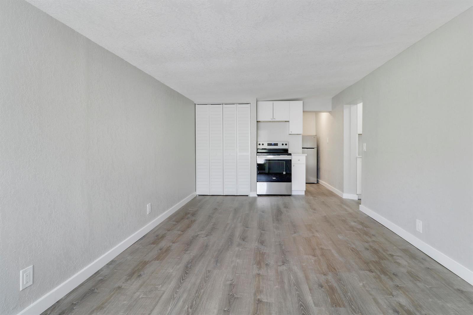 711 4th Avenue S # 709, FL 33460 photo 2