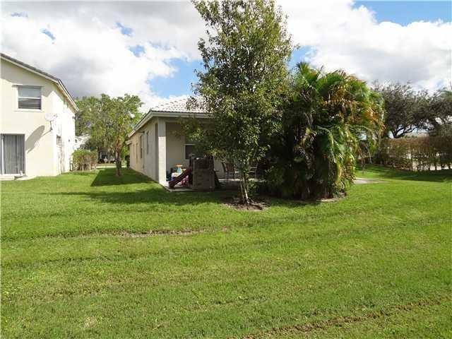 7953 NW 70TH Avenue, Parkland FL 33067 photo 2