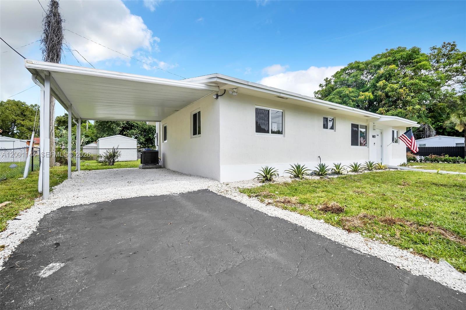 1401 NE 152nd St, North Miami Beach FL 33162 photo 2