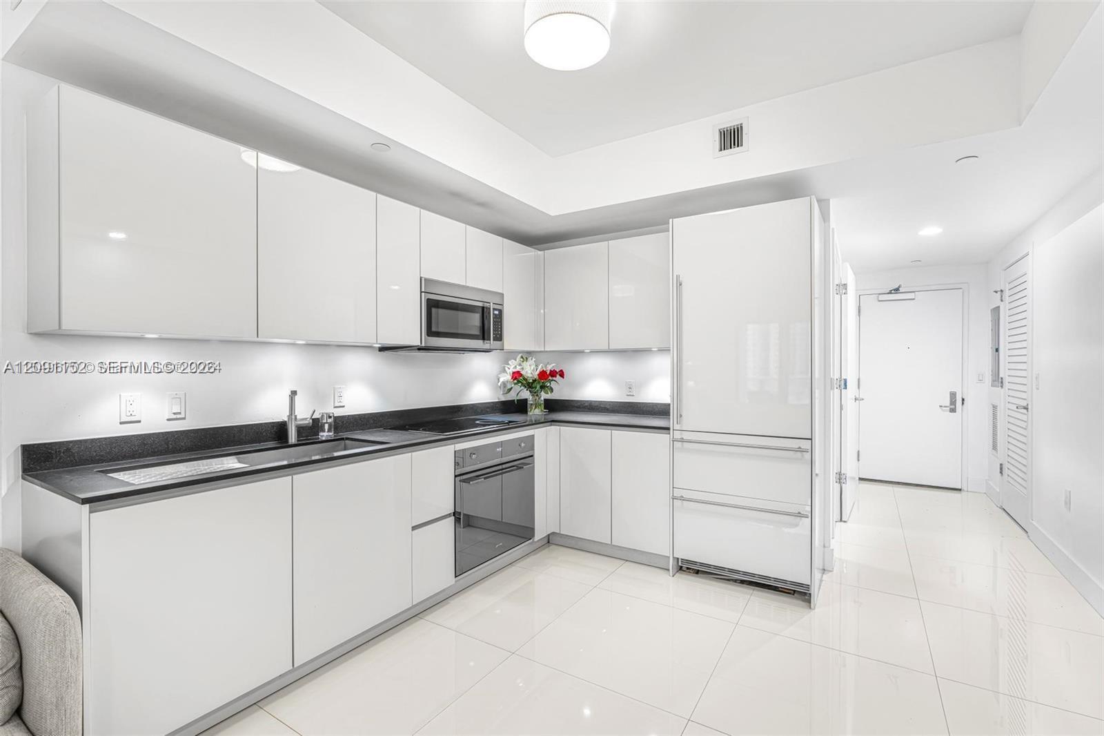 1010 Brickell Ave # 1710, Miami FL 33131 photo 4