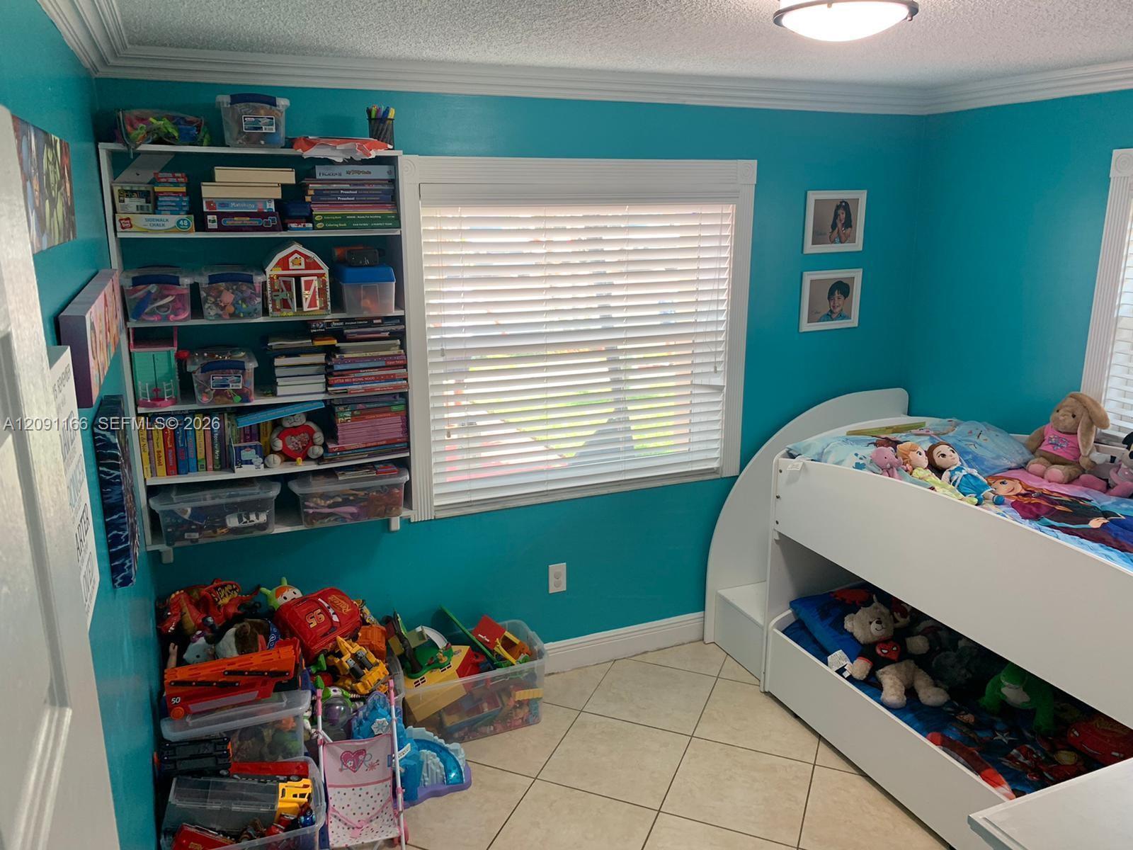 6940 W 25th Ln, Hialeah FL 33016 photo 4