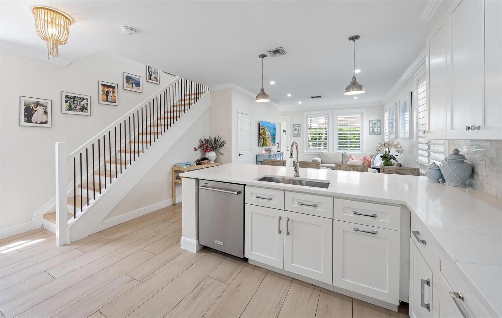 331 October Street, Palm Beach Gardens FL 33410 photo 2