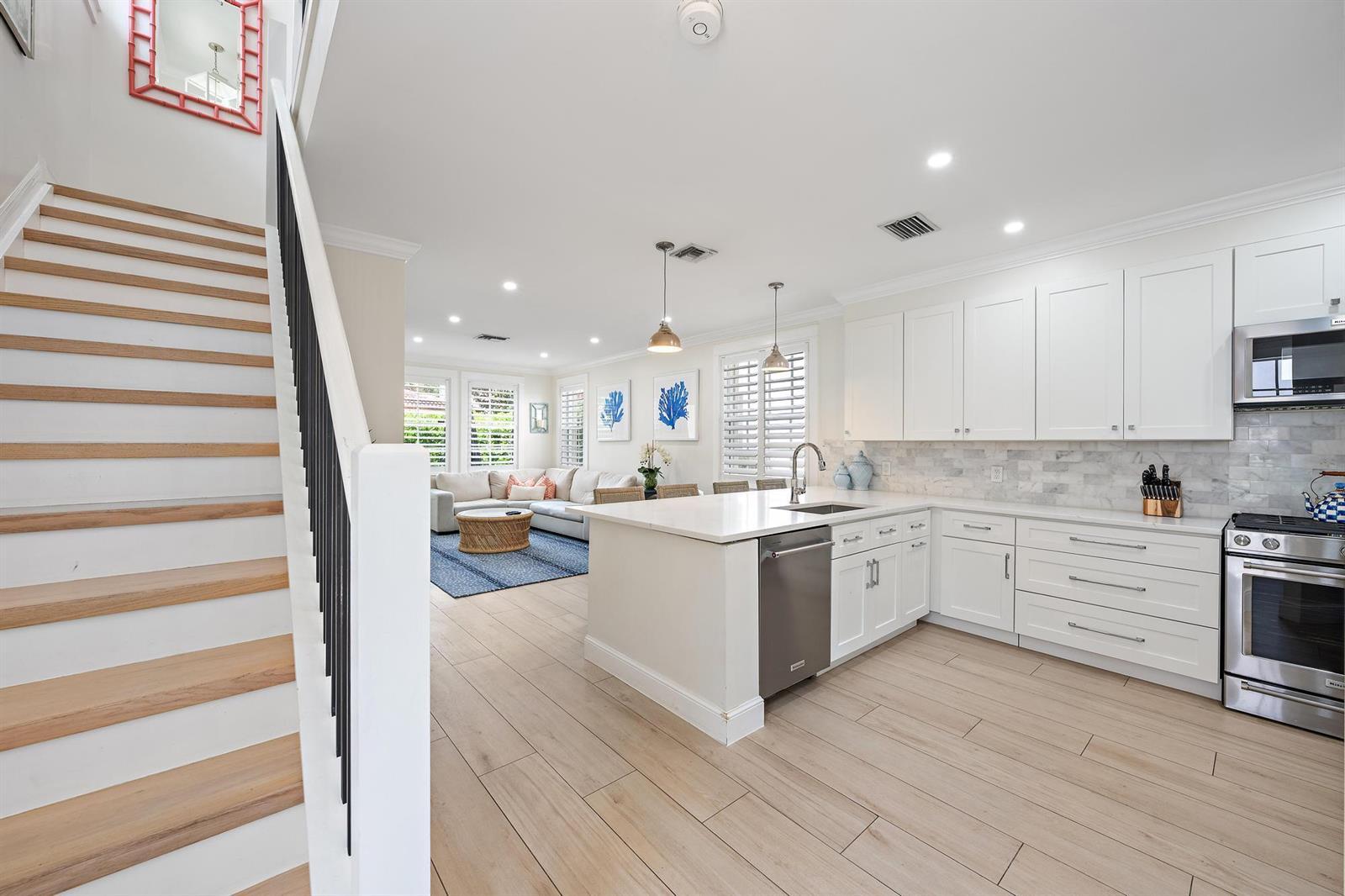 331 October Street, Palm Beach Gardens FL 33410 photo 5