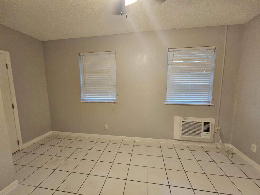 3000 NW 5th Avenue # 15, Boca Raton FL 33431 photo 2
