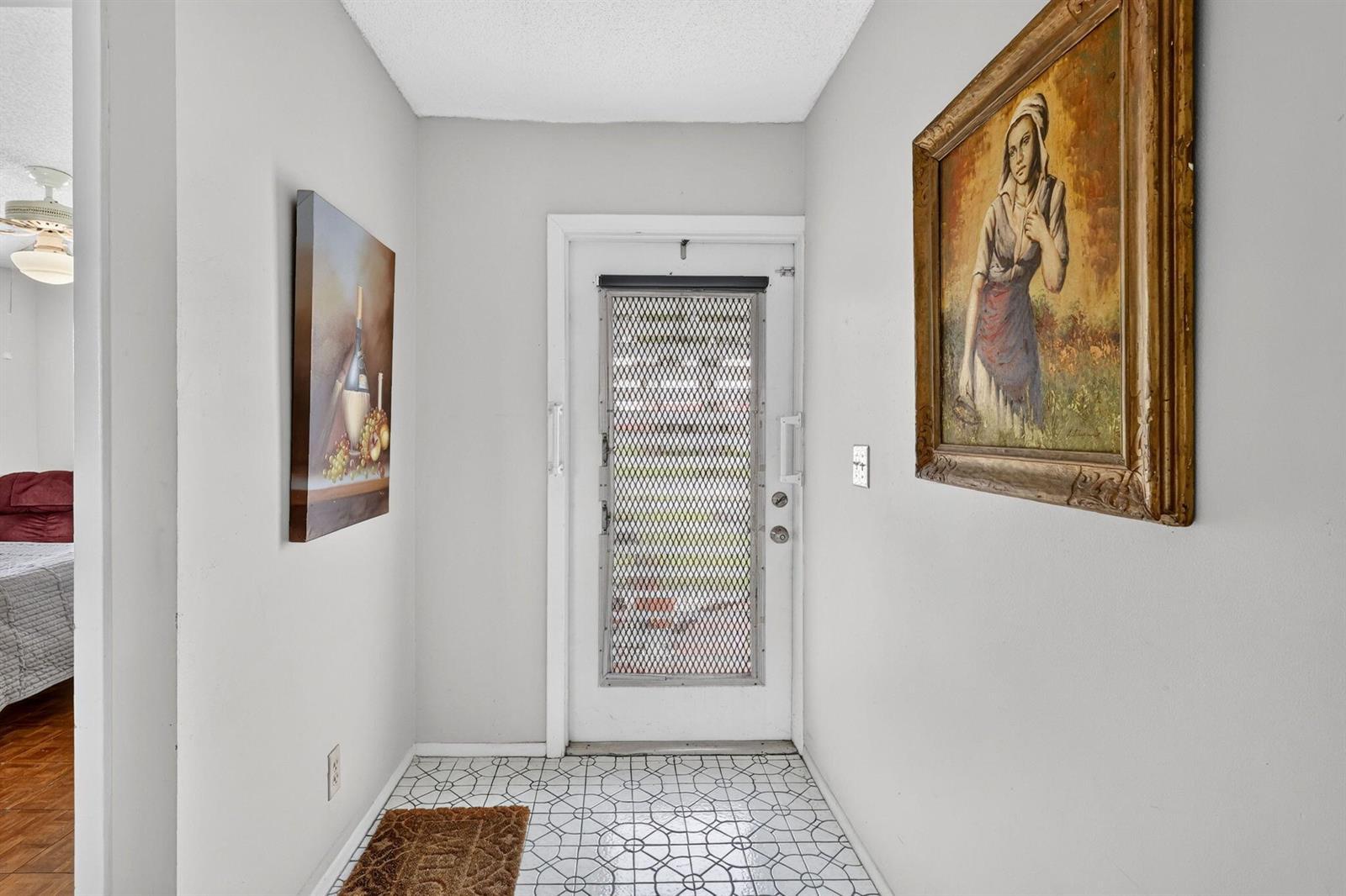 125 Lake Anne Drive, West Palm Beach FL 33411 photo 4