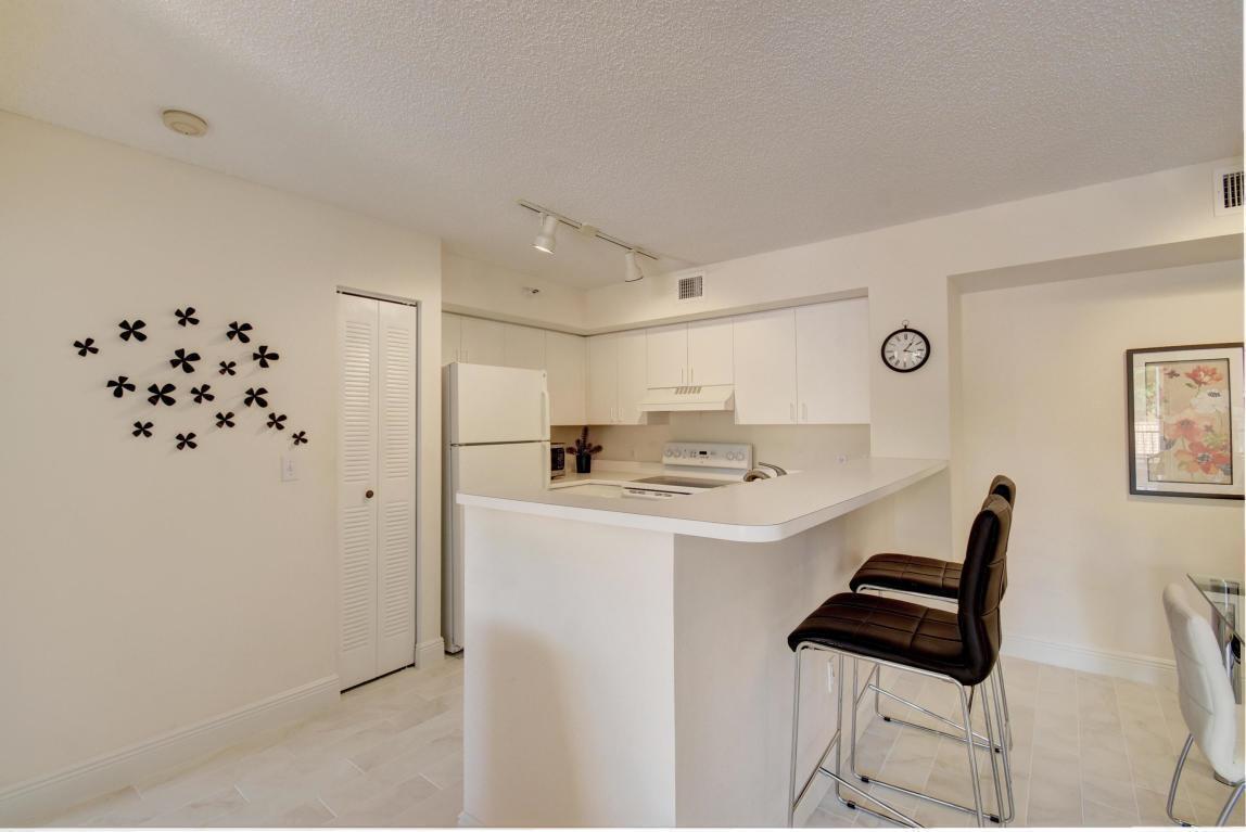 135 Yacht Club Way # 207, Hypoluxo FL 33462 photo 2