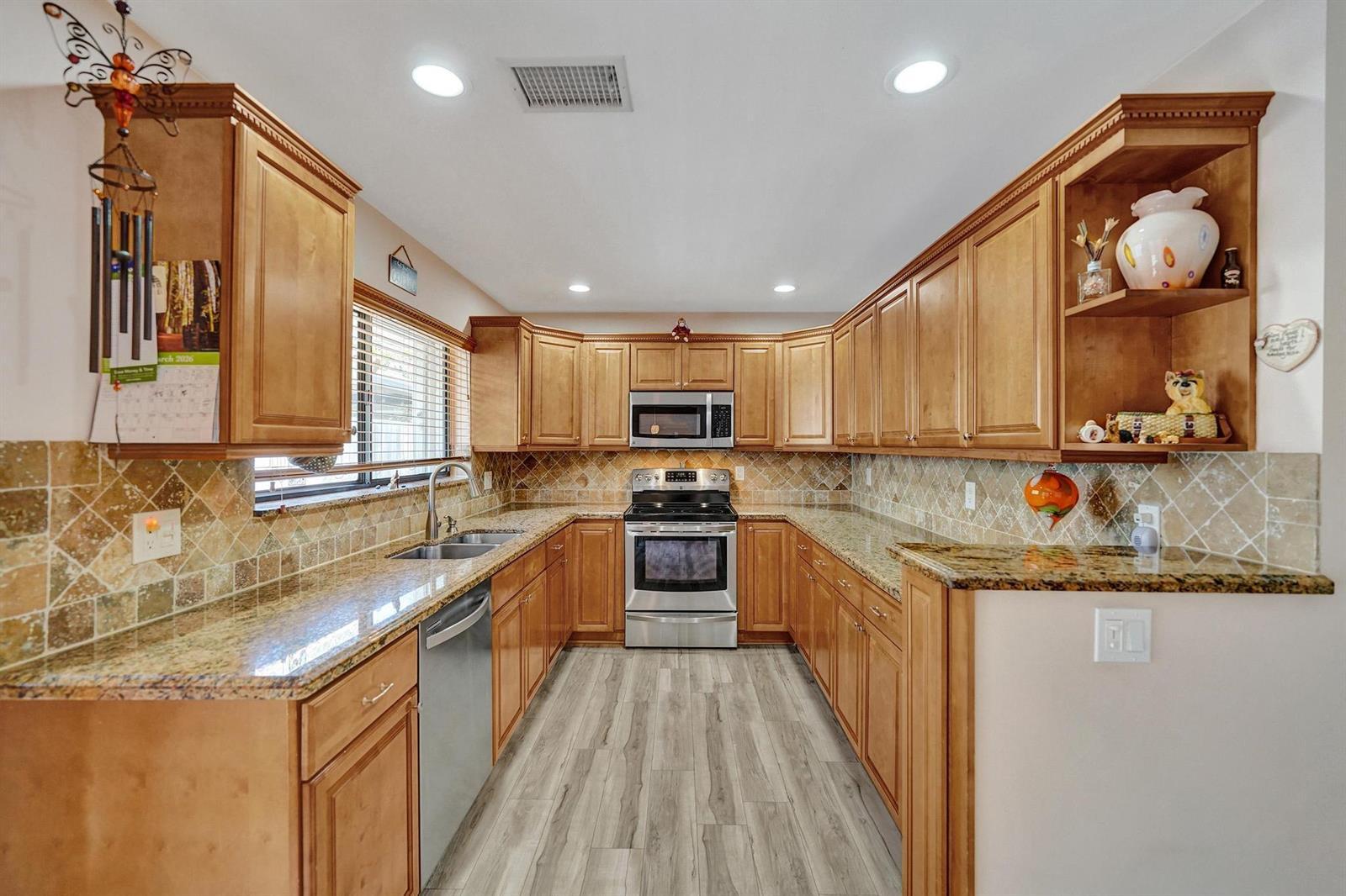 9355 NW 18TH Drive, Plantation FL 33322