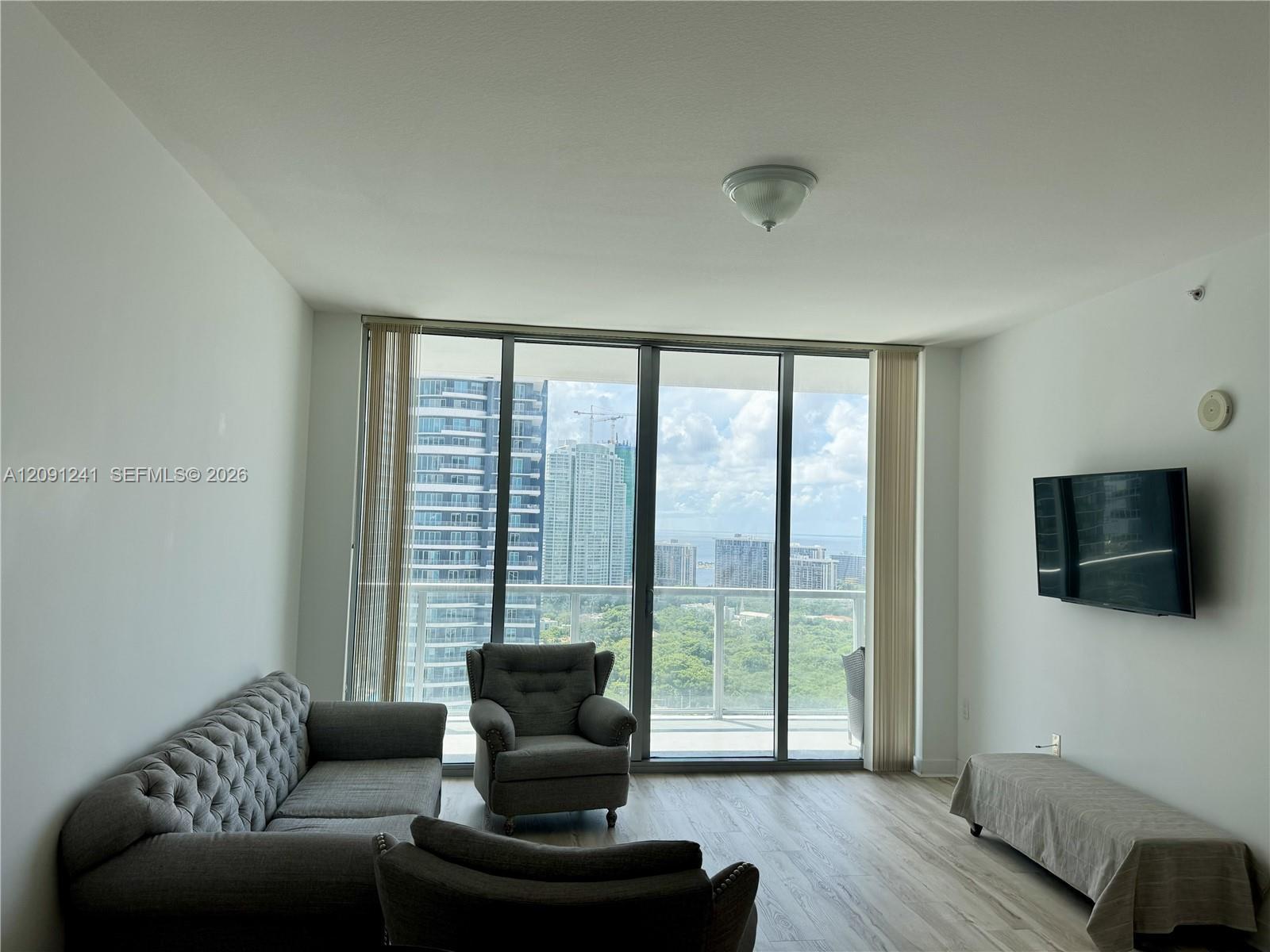 79 SW 12th St # 3005, Miami FL 33130 photo 2