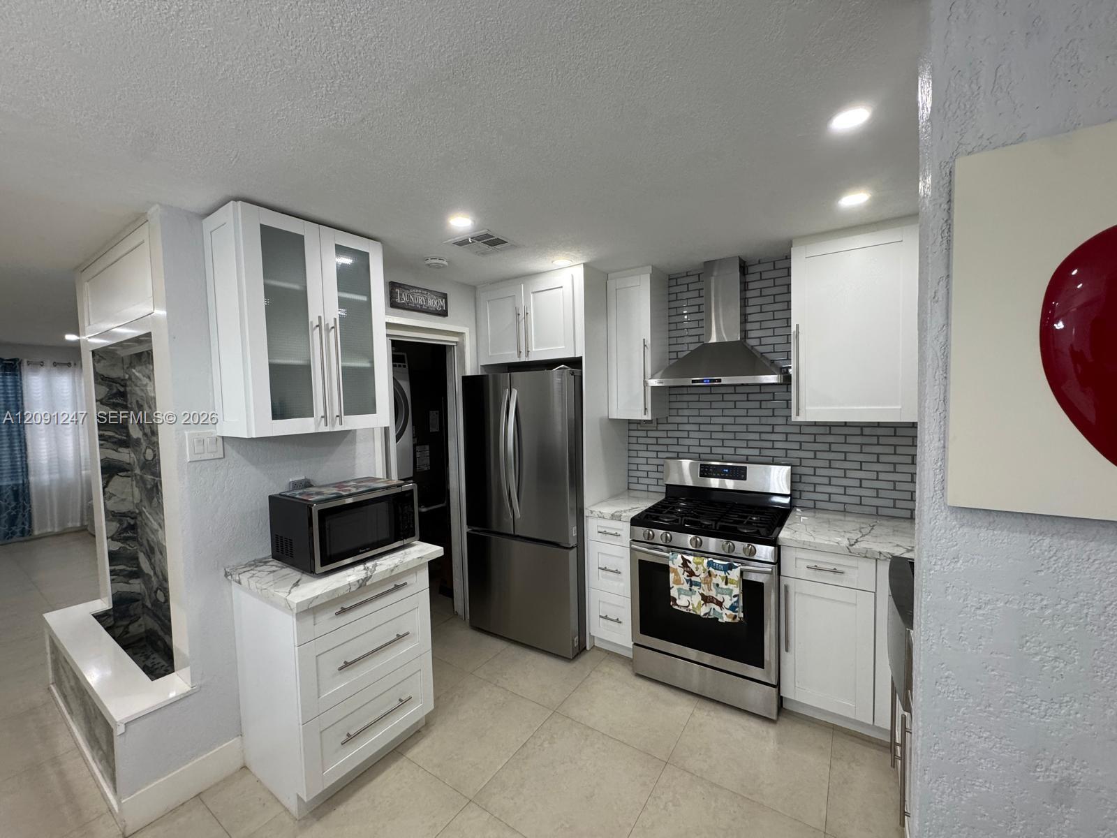 1305 W 53rd St # 102, Hialeah FL 33012 photo 3