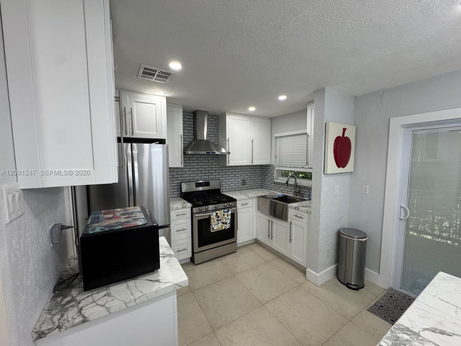 1305 W 53rd St # 102, Hialeah FL 33012