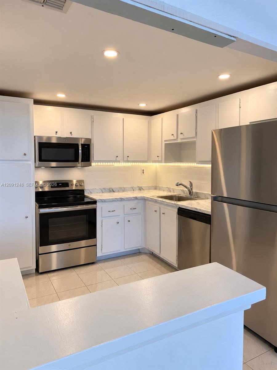 2761 Taft St # 212, Hollywood FL 33020 photo 2