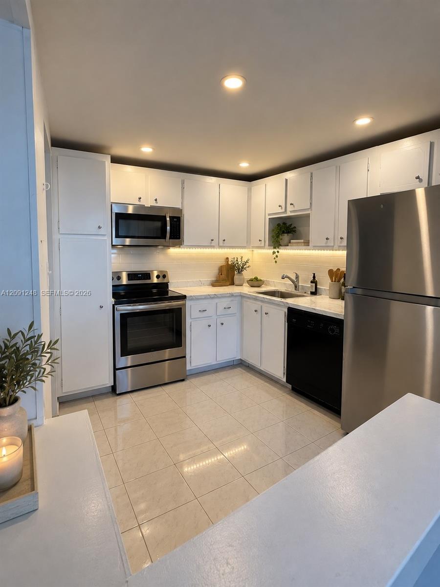 2761 Taft St # 212, Hollywood FL 33020