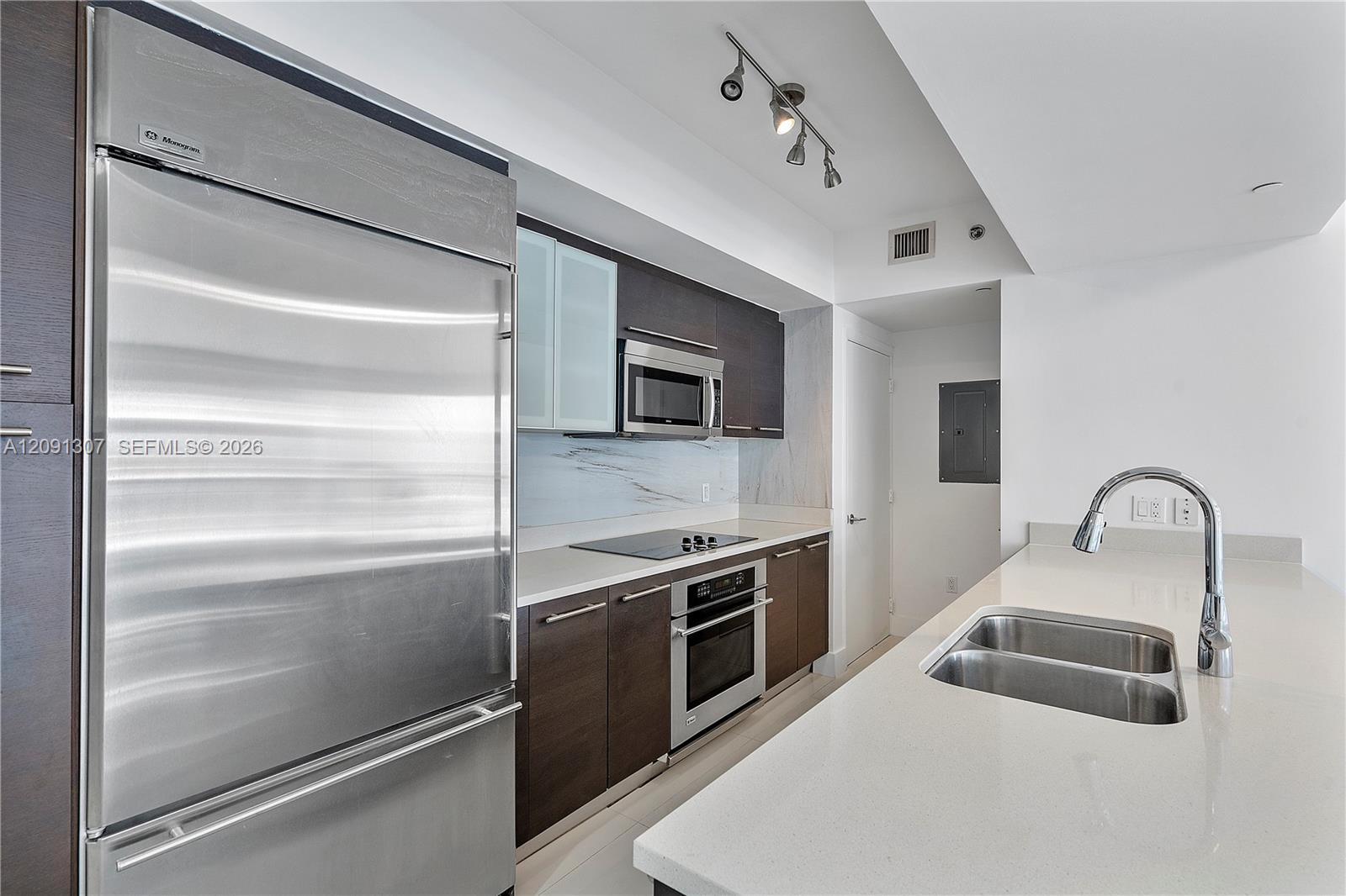 55 SE 6th St # 3605, Miami FL 33131 photo 3