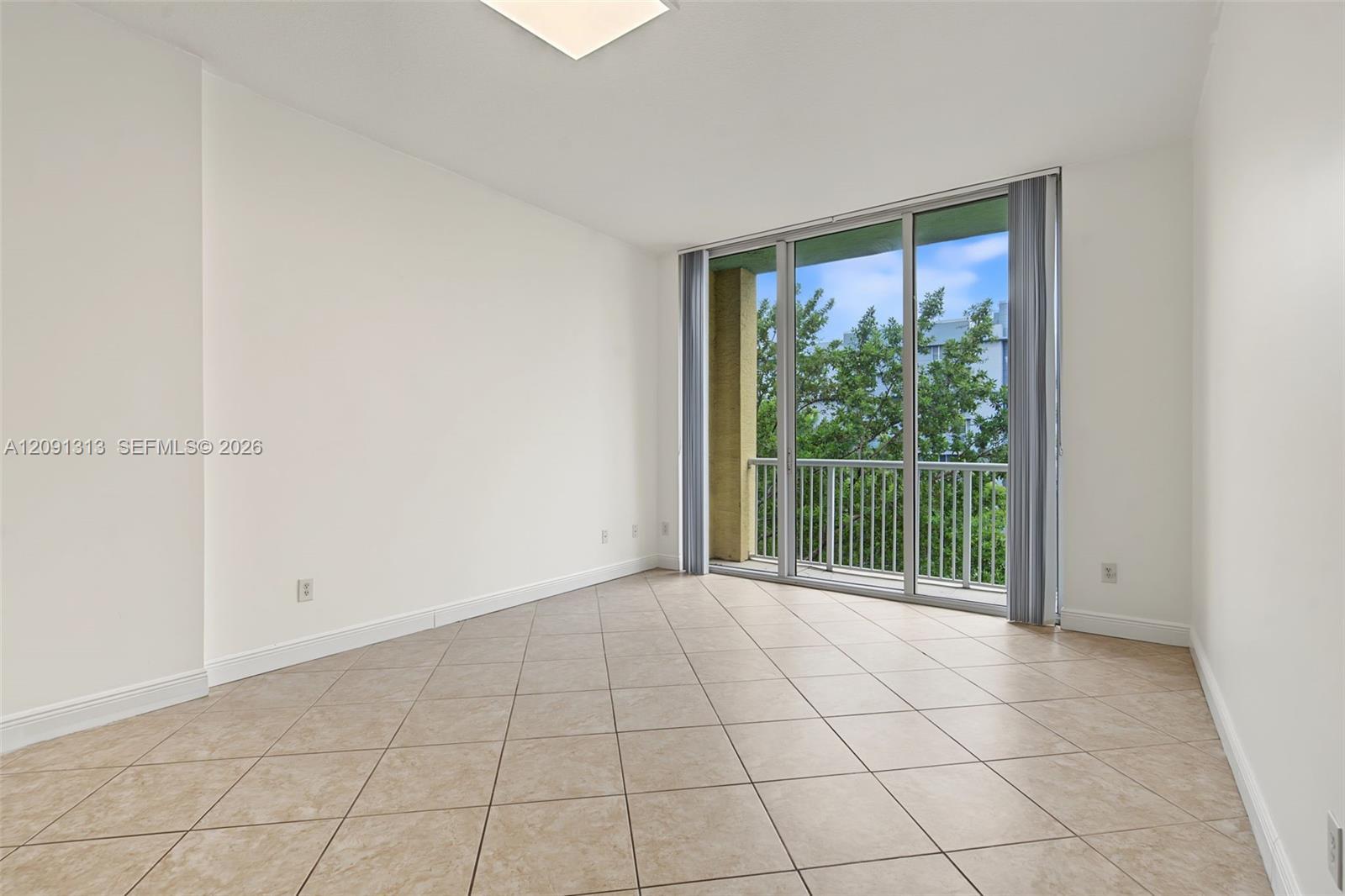 1350 NW 8th Ct, Miami FL 33136 photo 5