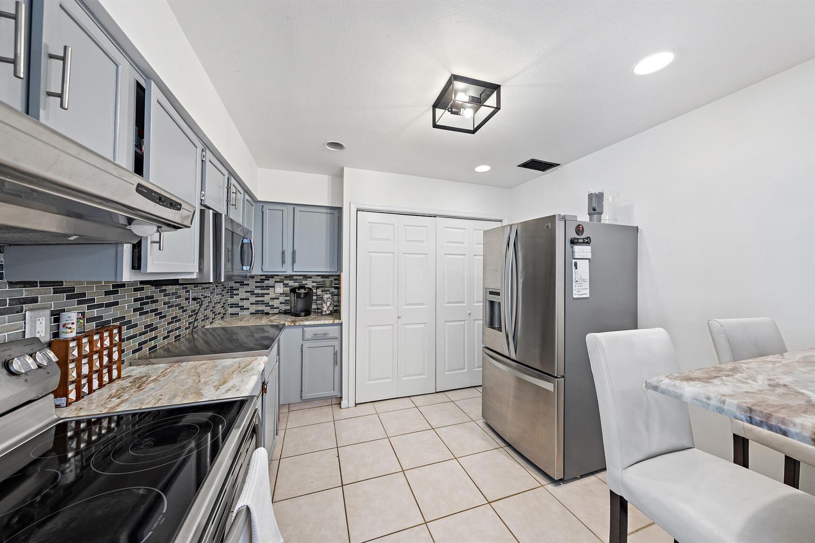 601 Vision Court, Palm Beach Gardens FL 33418 photo 5